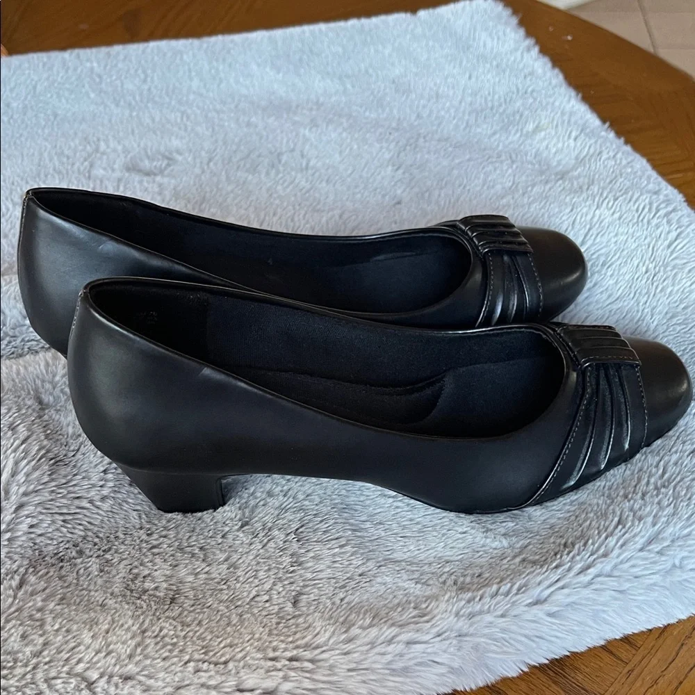 Comfort Plus by Predictions Women's Black Loafers